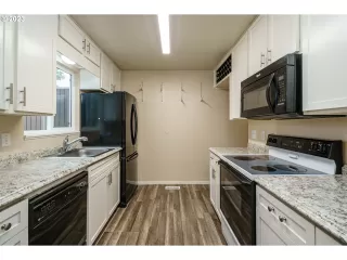 Photo #5: 23508519 Listing 