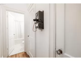 Photo #2: 23508573 Listing