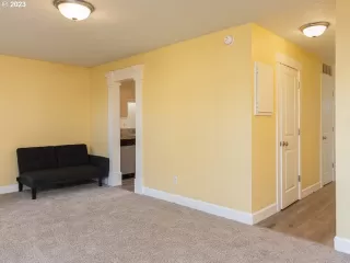 Photo #2: 23510404 Listing 