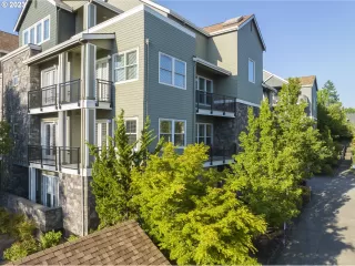 Photo #2: 23510721 Listing