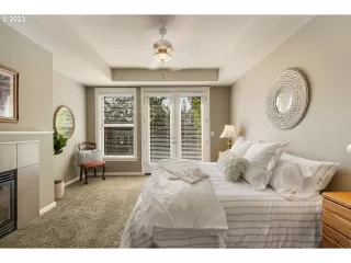 Photo #6: 23510721 Listing