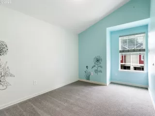 Photo #3: 23512379 Listing