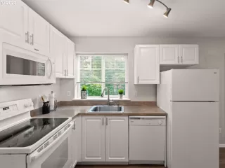 Photo #1: 23514763 Listing