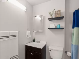 Photo #4: 23514763 Listing