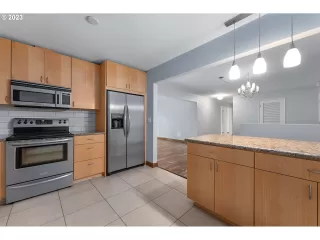 Photo #5: 23514878 Listing 