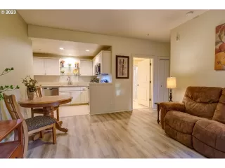 Photo #5: 23515849 Listing 