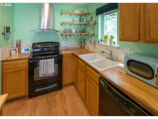 Photo #5: 23516283 Listing 