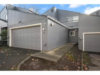 Photo #2: 23516331 Listing 