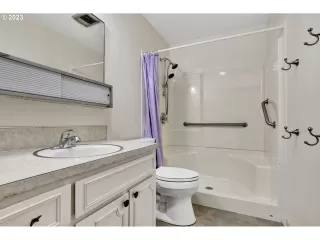 Photo #1: 23516729 Listing