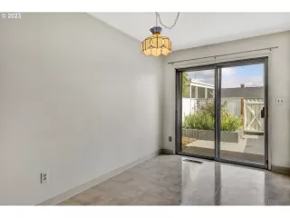 Photo #2: 23516729 Listing