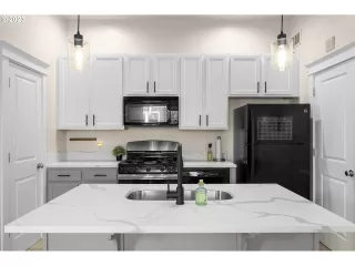 Photo #5: 23516850 Listing 
