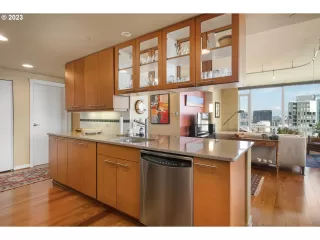 Photo #3: 23516977 Listing