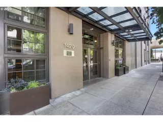 Photo #2: 23517229 Listing