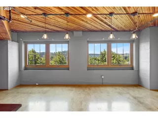 Photo #6: 23517229 Listing