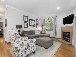 Photo #5: 23517460 Listing 