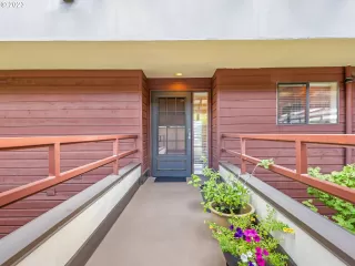 Photo #1: 23519464 Listing