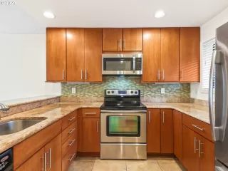 Photo #2: 23519464 Listing