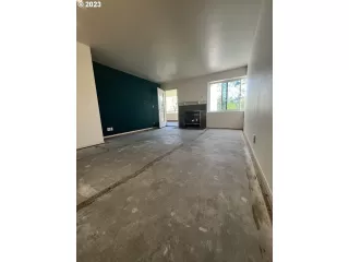 Photo #4: 23519551 Listing