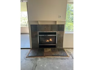 Photo #5: 23519551 Listing