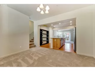 Photo #4: 23521018 Listing