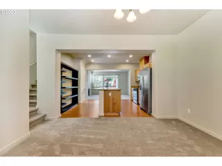 Photo #5: 23521018 Listing