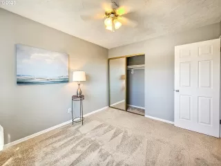 Photo #2: 23521981 Listing