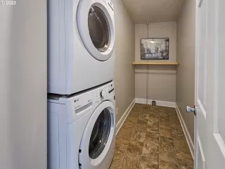 Photo #4: 23521981 Listing