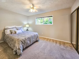 Photo #5: 23521981 Listing