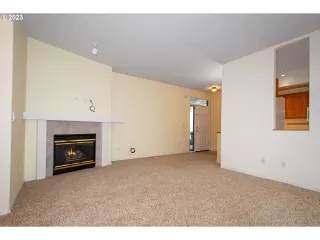 Photo #5: 23522006 Listing