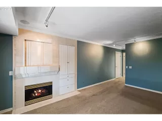 Photo #4: 23523140 Listing