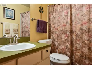 Photo #4: 23523770 Listing