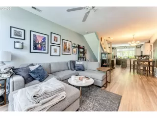 Photo #2: 23523965 Listing