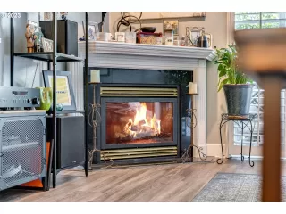 Photo #5: 23523965 Listing