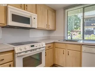 Photo #3: 23524235 Listing