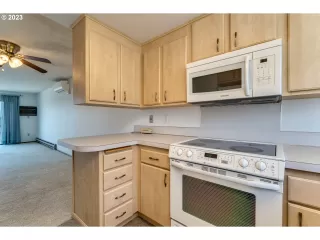 Photo #5: 23524235 Listing