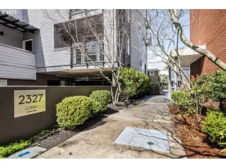 Photo #2: 23525063 Listing