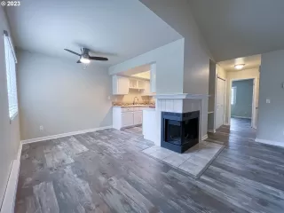 Photo #3: 23525903 Listing