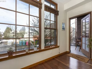 Photo #3: 23525975 Listing