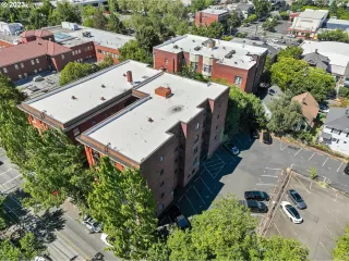 Photo #2: 23526768 Listing