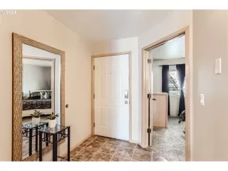 Photo #3: 23527047 Listing