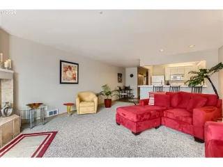 Photo #5: 23527047 Listing