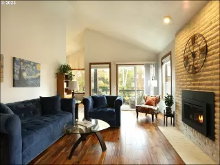 Photo #5: 23527907 Listing