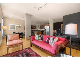 Photo #3: 23528230 Listing