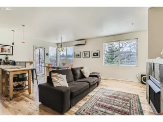 Photo #3: 23528346 Listing 