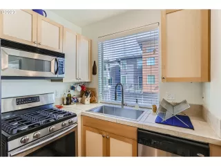 Photo #6: 23528346 Listing 