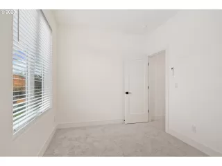 Photo #2: 23528997 Listing