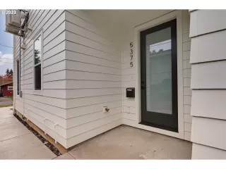 Photo #6: 23528997 Listing