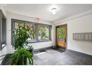 Photo #4: 23529997 Listing