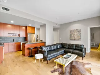 Photo #1: 23530316 Listing