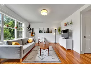 Photo #2: 23530365 Listing 